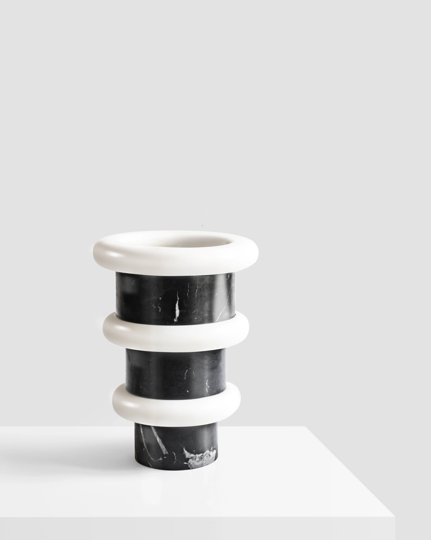 still life of Modern black and white marble vase from Lumière