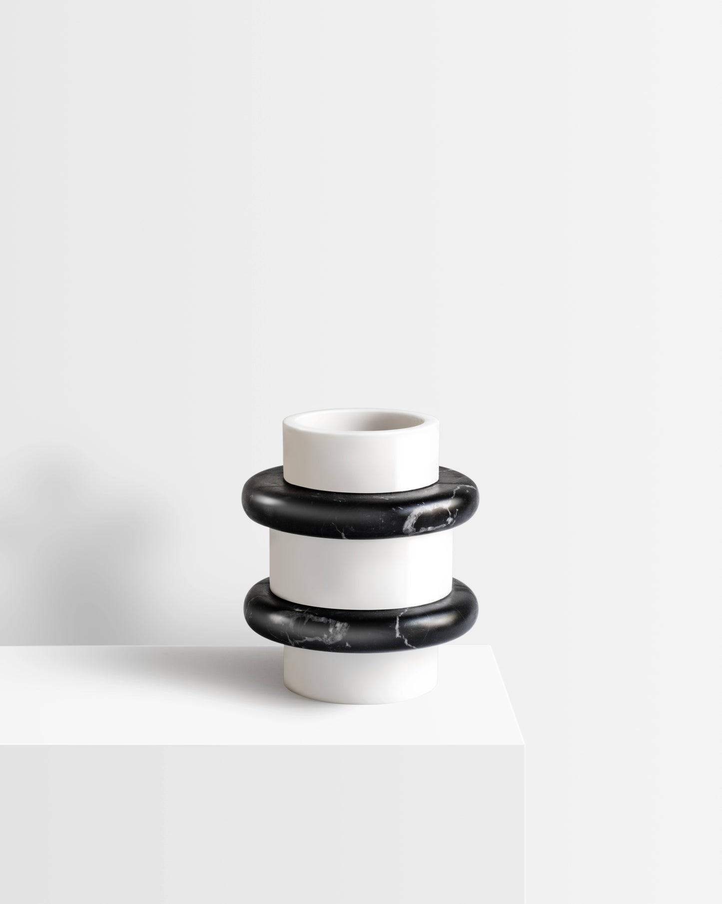 Handcrafted Lumière vase made from Nero Marquina and thassos marbles