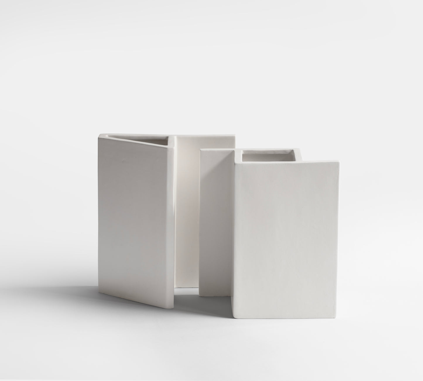 Knight Vase | White