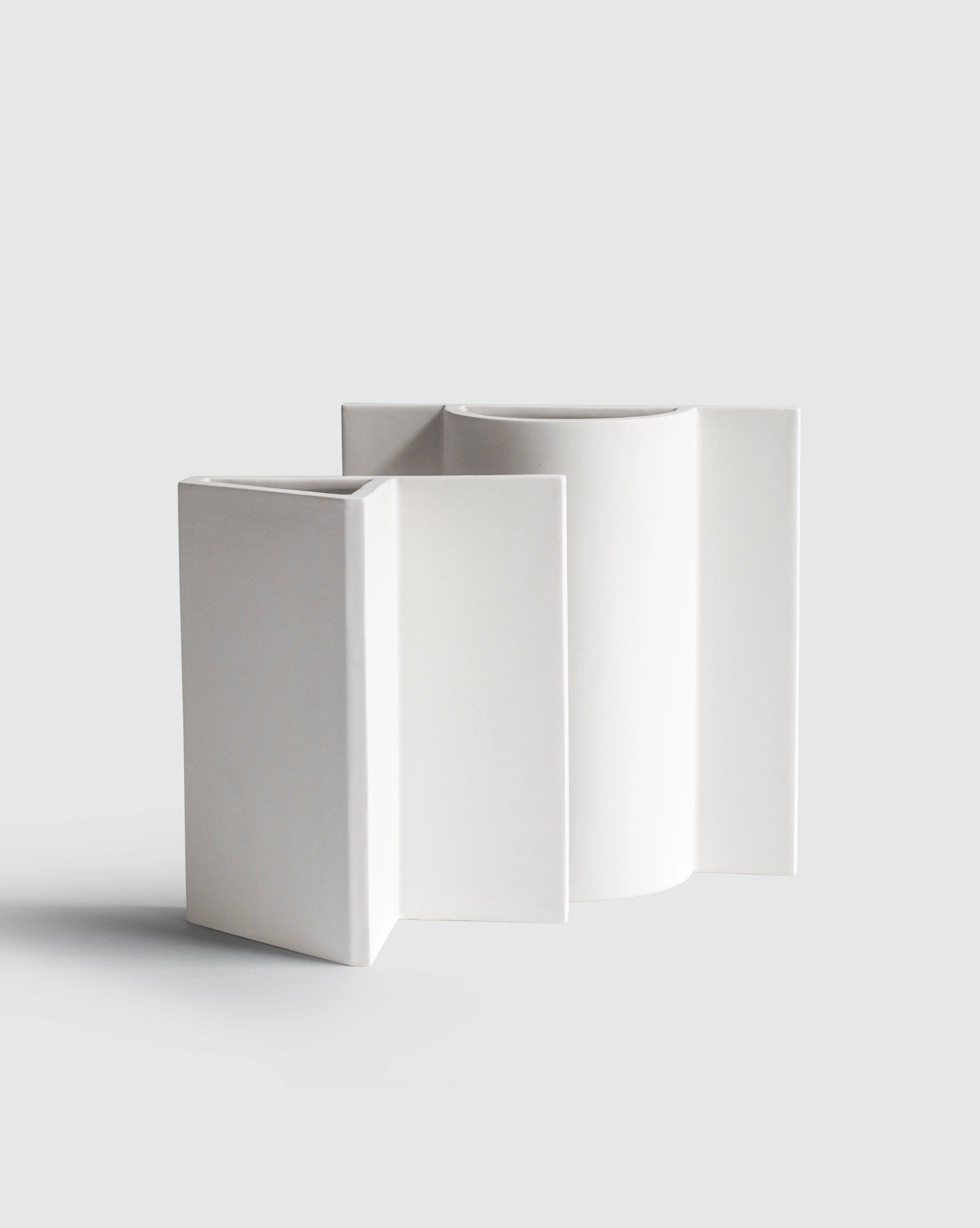 Matte white ceramic Queen and knight Vases from the Kish o Mat collection