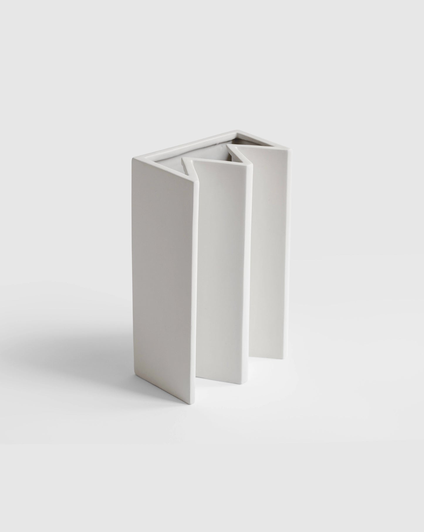 Elegant white King Vase in a matte finish, perfect for contemporary decor.