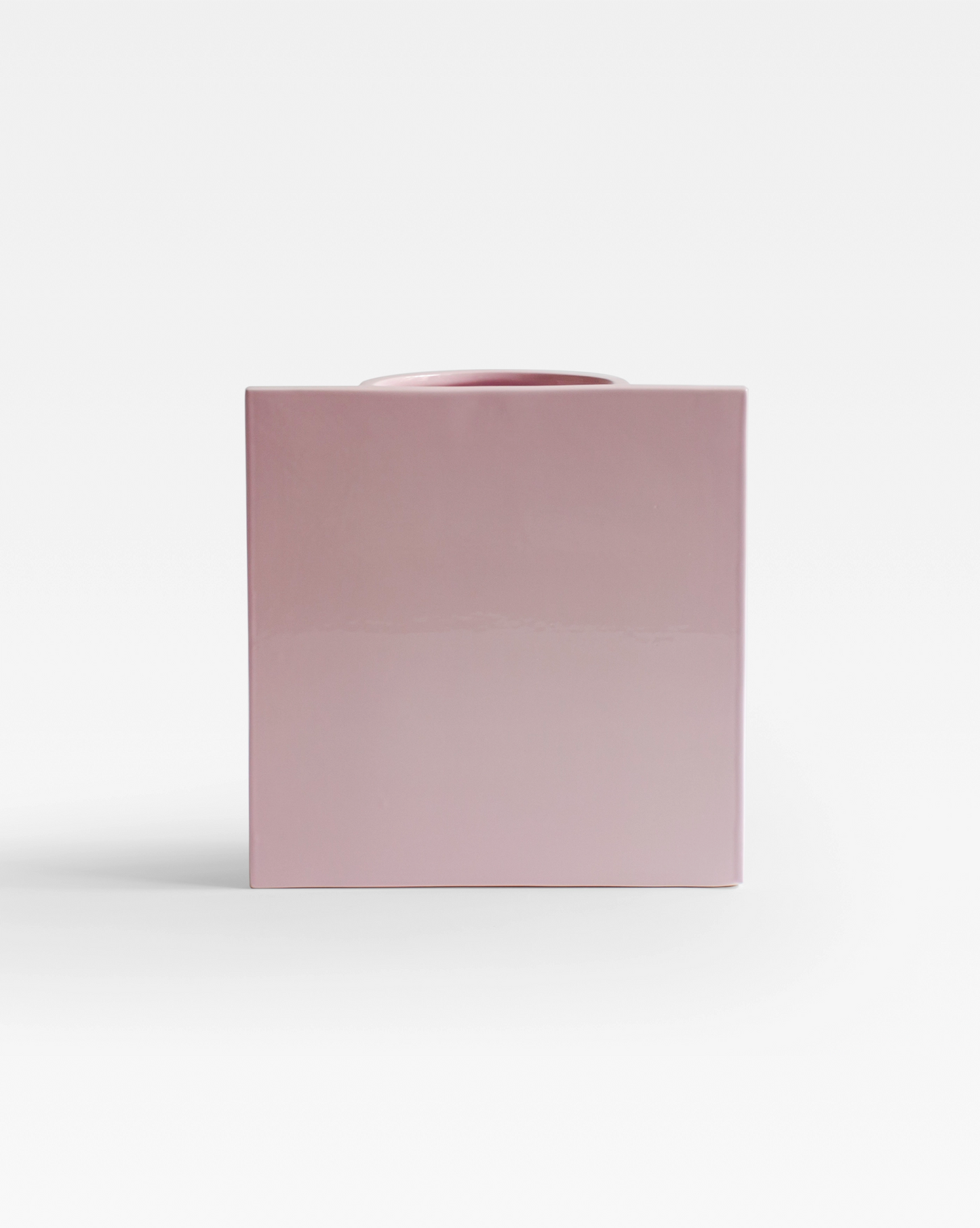 The squared-shaped back view of the italian handmade ceramic vase, the Pink queen inspired by Chess.